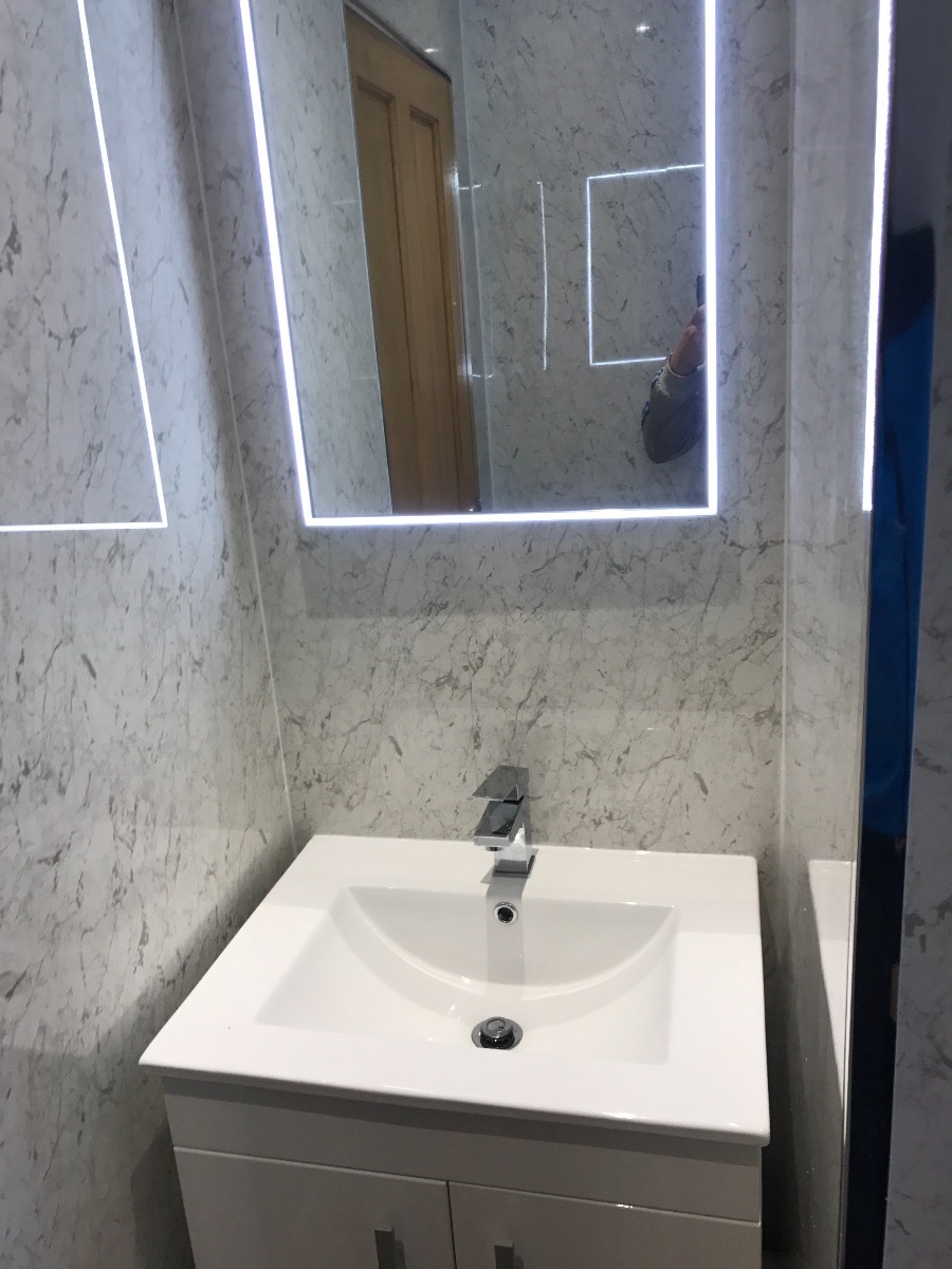 Company: Image 21
